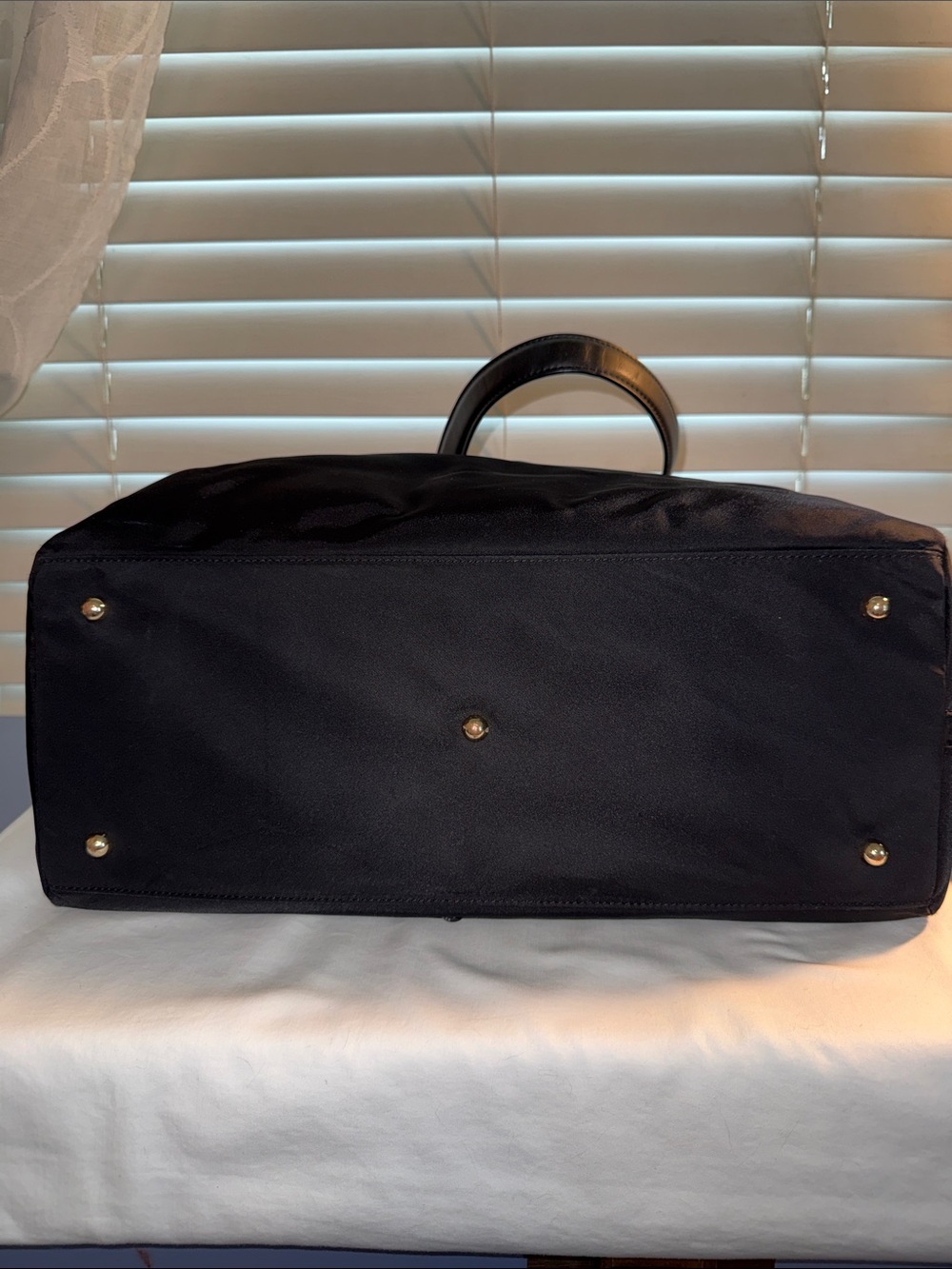 Lo & Sons O.G Laptop Tote Black Exterior / Gold Hardware / Lavender Interior - Picture 10 of 13
